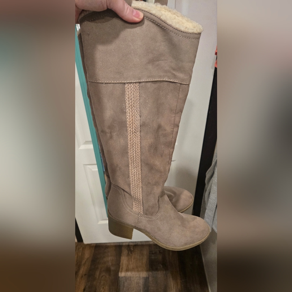Tan Winter Rain Boots with Slouchy Design